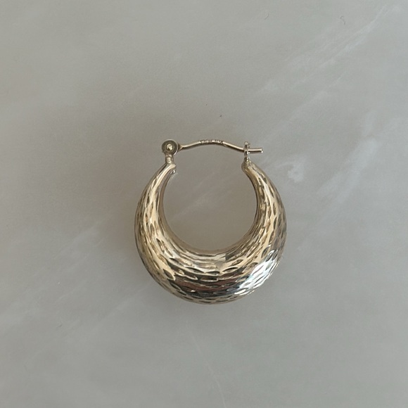 10k Solid Gold Hollowed Hammered Hoop Earrings - Picture 13 of 15